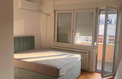 Location d’un appartement spacieux de 2 pièces, 67 m², au centre de Belgrade, Serbie